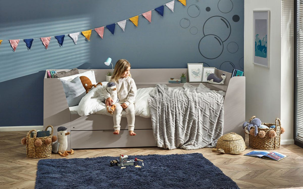 Cyclone Daybed
