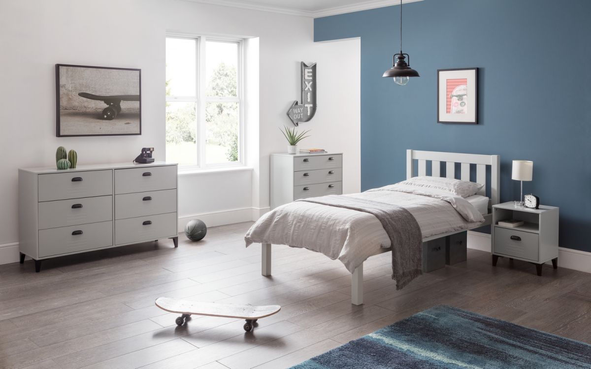 Luna solid pine Bed - Image 4