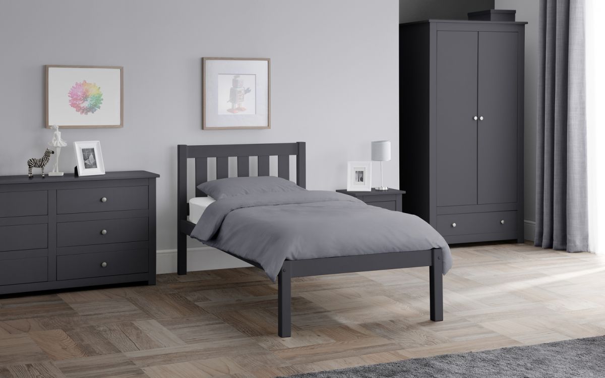 Luna solid pine Bed