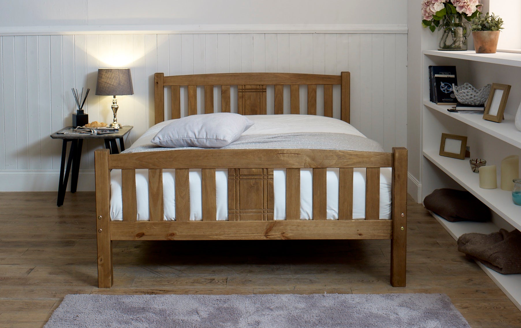 Sedna wooden Bed