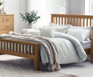 Mallory High Footend solid oak Bed
